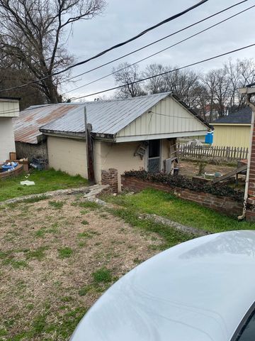 308 W Woodring St, Pulaski, TN 38478