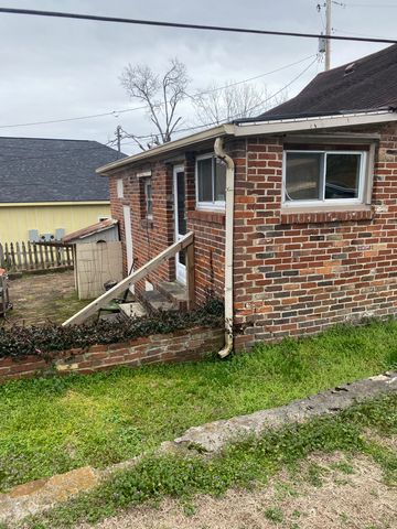 308 W Woodring St, Pulaski, TN 38478