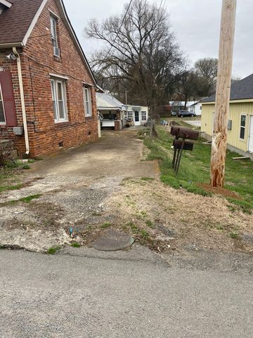 308 W Woodring St, Pulaski, TN 38478