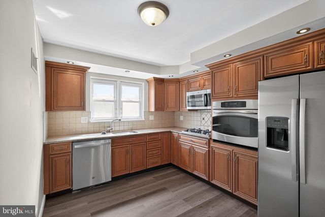 811 BORBECK AVE, Philadelphia, PA 19111