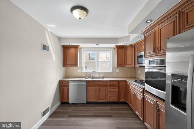 811 BORBECK AVE, Philadelphia, PA 19111