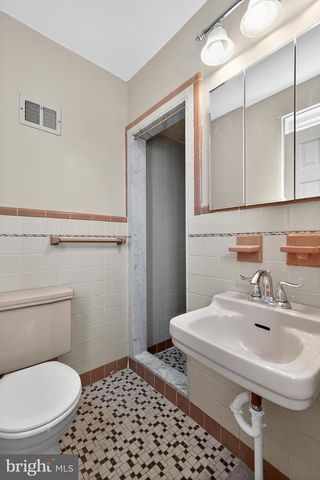 811 BORBECK AVE, Philadelphia, PA 19111
