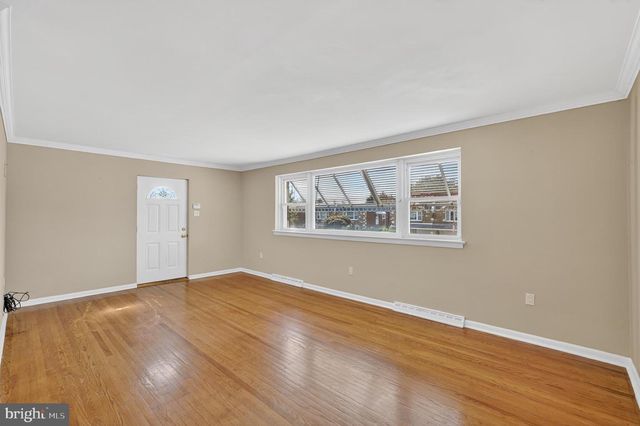 811 BORBECK AVE, Philadelphia, PA 19111