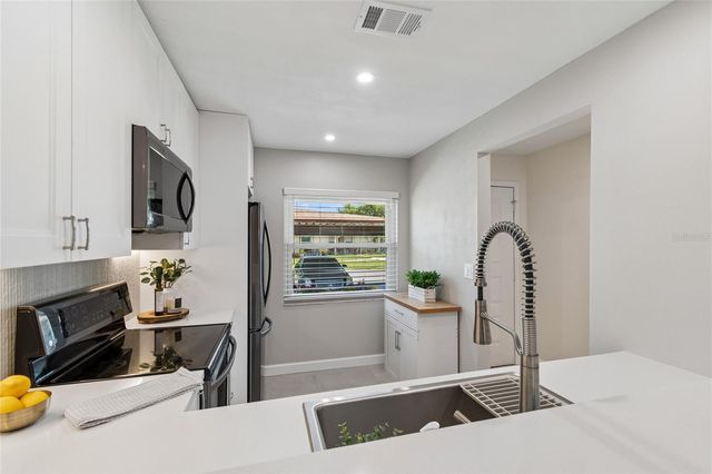 10780 43RD STREET N 707, Clearwater, FL 33762