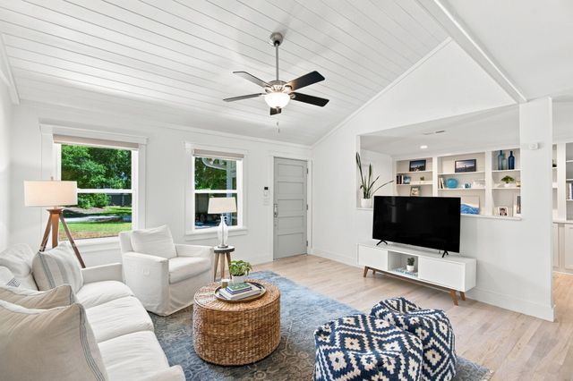 37 32nd Avenue, Isle Of Palms, SC 29451