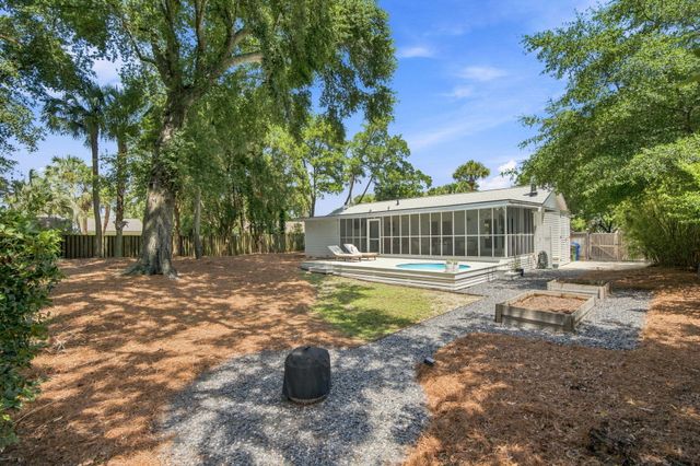 37 32nd Avenue, Isle Of Palms, SC 29451