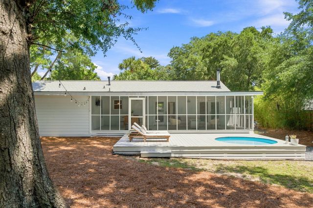 37 32nd Avenue, Isle Of Palms, SC 29451
