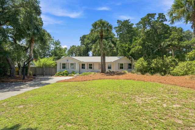 37 32nd Avenue, Isle Of Palms, SC 29451