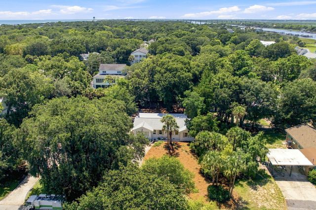37 32nd Avenue, Isle Of Palms, SC 29451