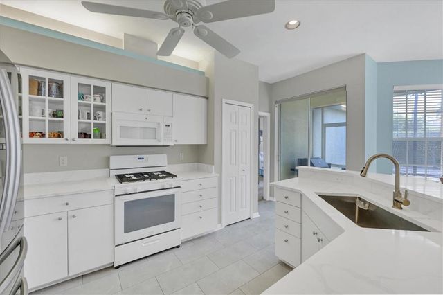 5106 FAR OAK CIRCLE, Sarasota, FL 34238