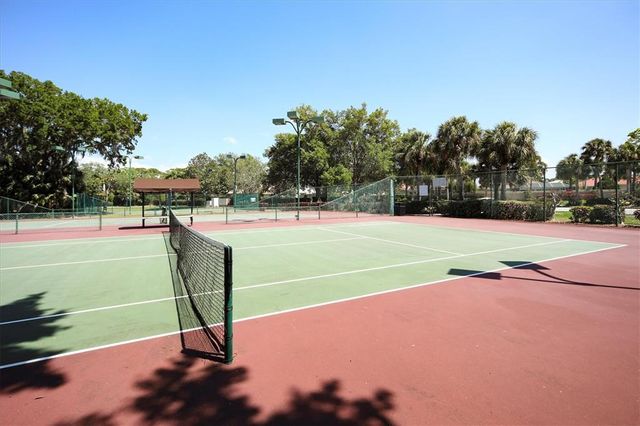 5106 FAR OAK CIRCLE, Sarasota, FL 34238