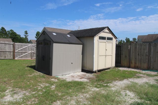 307 Basil Court, Hubert, NC 28539