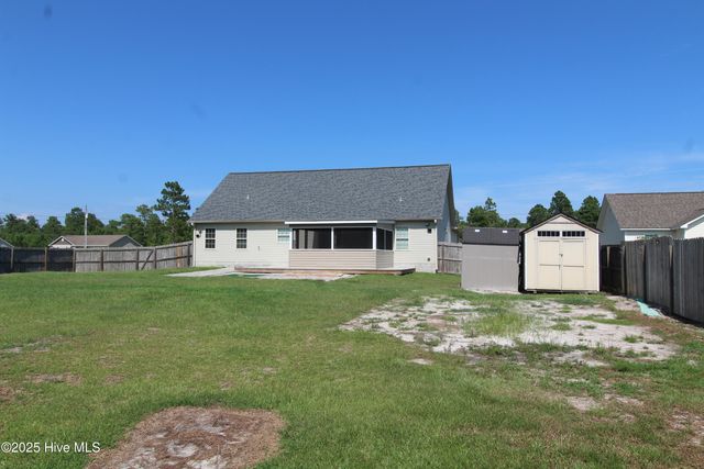 307 Basil Court, Hubert, NC 28539