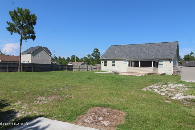 307 Basil Court, Hubert, NC 28539