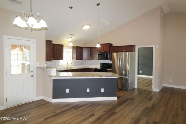 307 Basil Court, Hubert, NC 28539