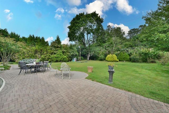 17 Greenvale Drive, East Northport, NY 11731