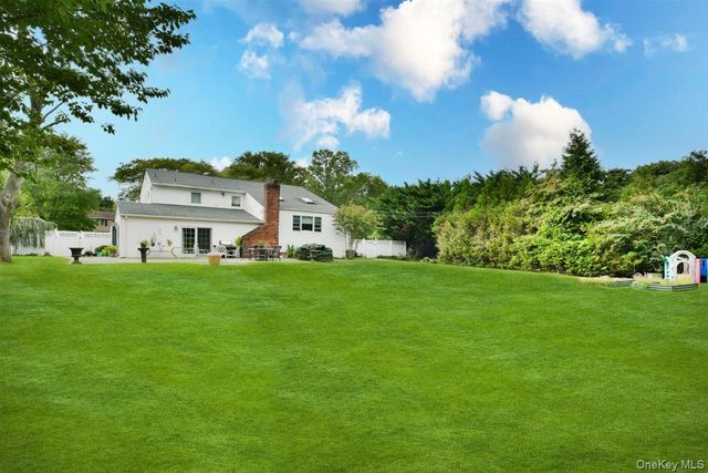17 Greenvale Drive, East Northport, NY 11731