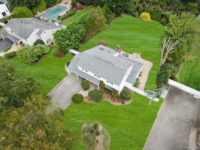 17 Greenvale Drive, East Northport, NY 11731