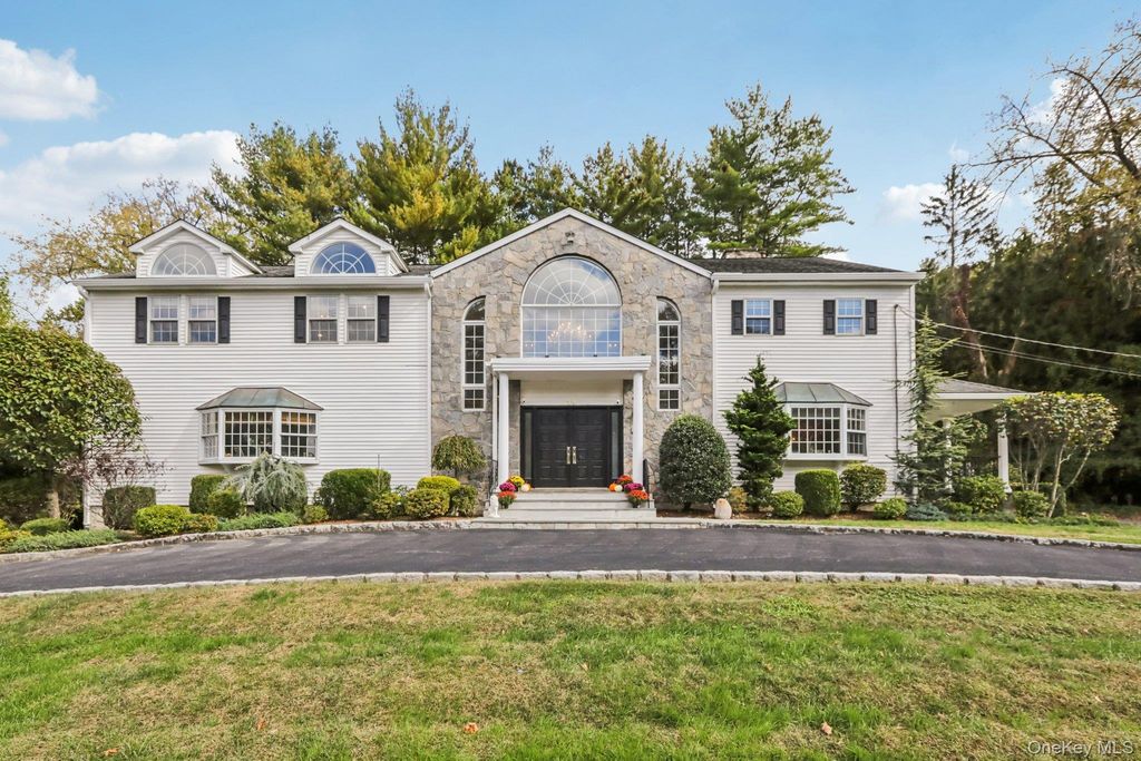 39 Virginia Lane, Thornwood, NY 10594