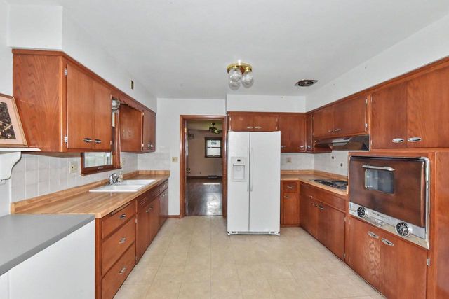 S68W13026 Bristlecone LANE, Muskego, WI 53150