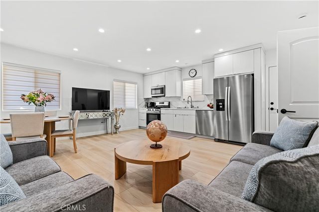 6712 Ventura Canyon Avenue, Van Nuys, CA 91401