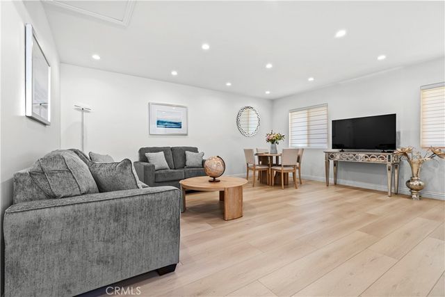 6712 Ventura Canyon Avenue, Van Nuys, CA 91401