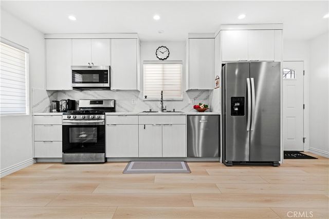 6712 Ventura Canyon Avenue, Van Nuys, CA 91401