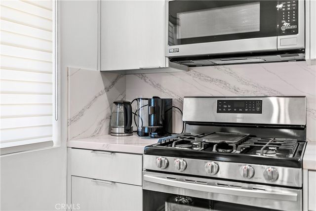 6712 Ventura Canyon Avenue, Van Nuys, CA 91401