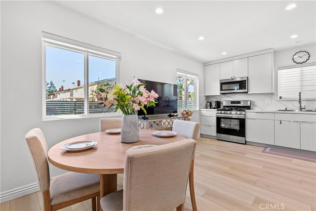 6712 Ventura Canyon Avenue, Van Nuys, CA 91401