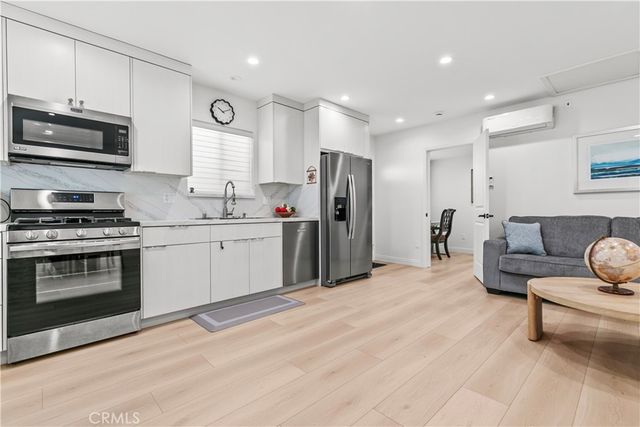 6712 Ventura Canyon Avenue, Van Nuys, CA 91401