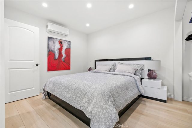 6712 Ventura Canyon Avenue, Van Nuys, CA 91401