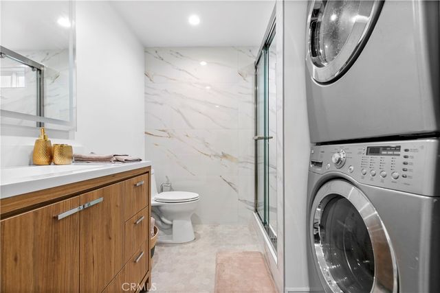 6712 Ventura Canyon Avenue, Van Nuys, CA 91401