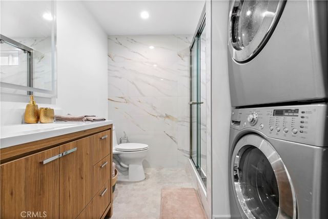 6712 Ventura Canyon Avenue, Van Nuys, CA 91401