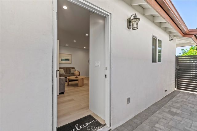 6712 Ventura Canyon Avenue, Van Nuys, CA 91401
