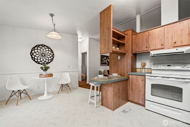 998 Mahogany Lane NW, Bremerton, WA 98311