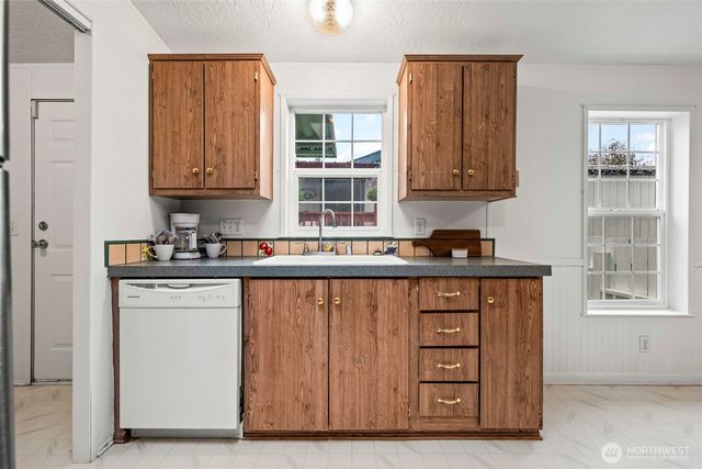 998 Mahogany Lane NW, Bremerton, WA 98311