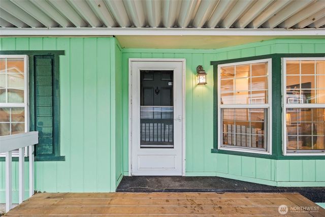 998 Mahogany Lane NW, Bremerton, WA 98311