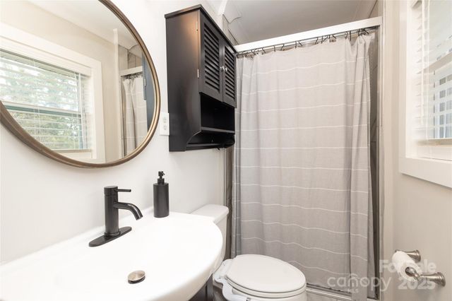 3801 Sudbury Road, Charlotte, NC 28205