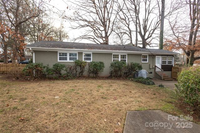 3801 Sudbury Road, Charlotte, NC 28205