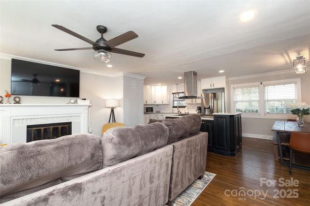 3801 Sudbury Road, Charlotte, NC 28205