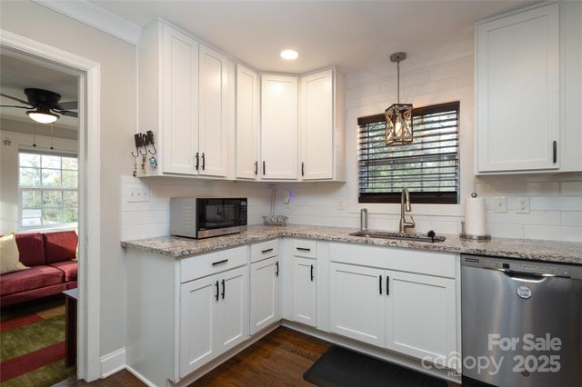 3801 Sudbury Road, Charlotte, NC 28205