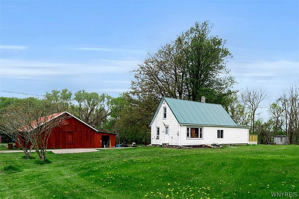 15155 White City Road, Barre, NY 14411