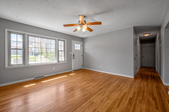 3339 Sutherland Drive, Lexington, KY 40517