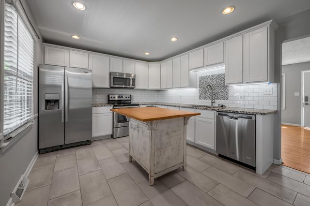 3339 Sutherland Drive, Lexington, KY 40517