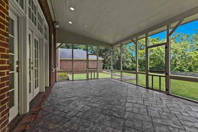 4001 Shannon Run Road, Versailles, KY 40383
