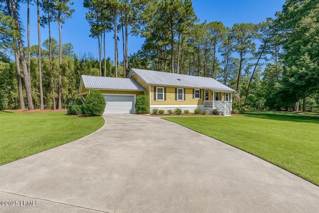 29 Downing Drive, Beaufort, SC 29907