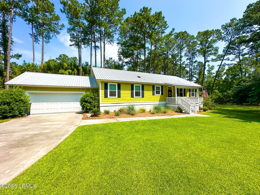 29 Downing Drive, Beaufort, SC 29907