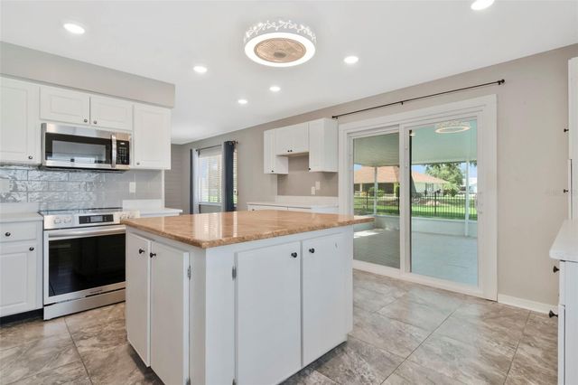 303 BARSTOW COURT, Sun City Center, FL 33573