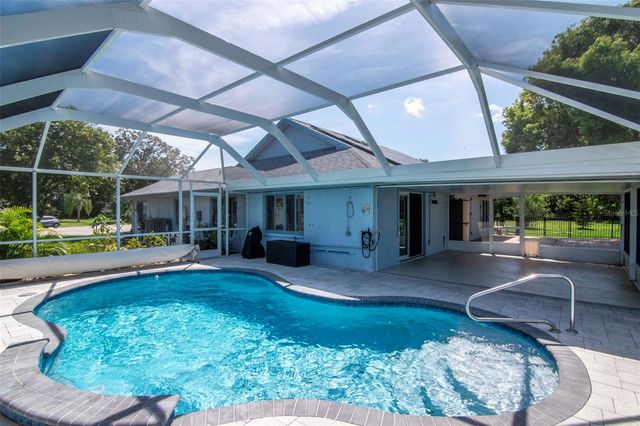 303 BARSTOW COURT, Sun City Center, FL 33573
