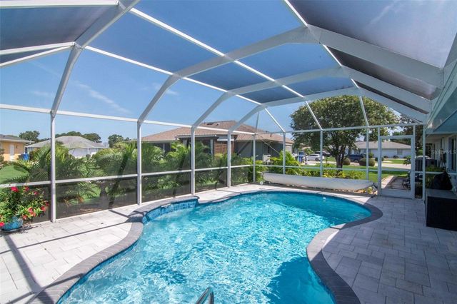 303 BARSTOW COURT, Sun City Center, FL 33573